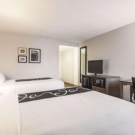 Отель La Quinta By Wyndham Salem Nh Экстерьер фото