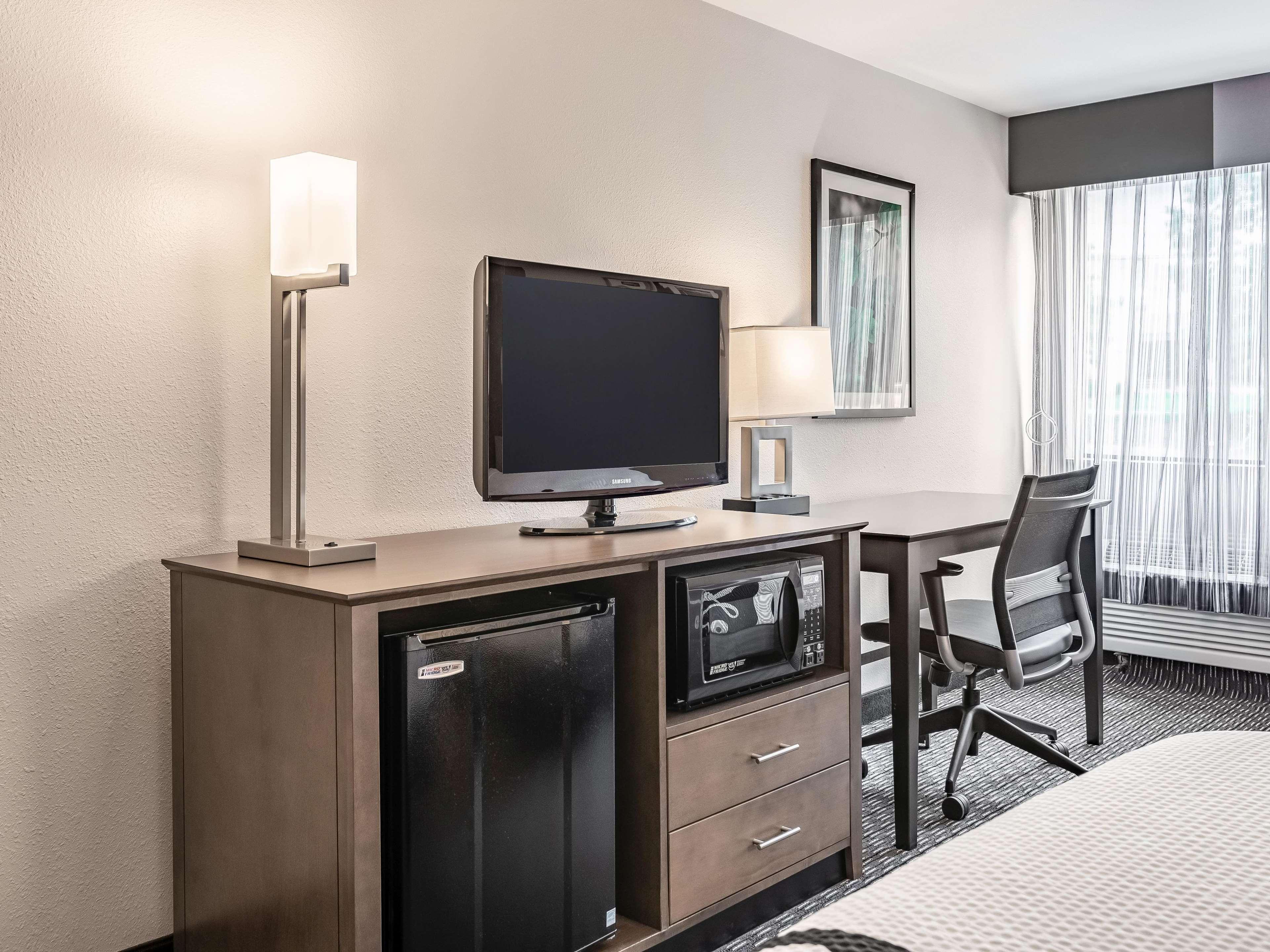 Отель La Quinta By Wyndham Salem Nh Экстерьер фото