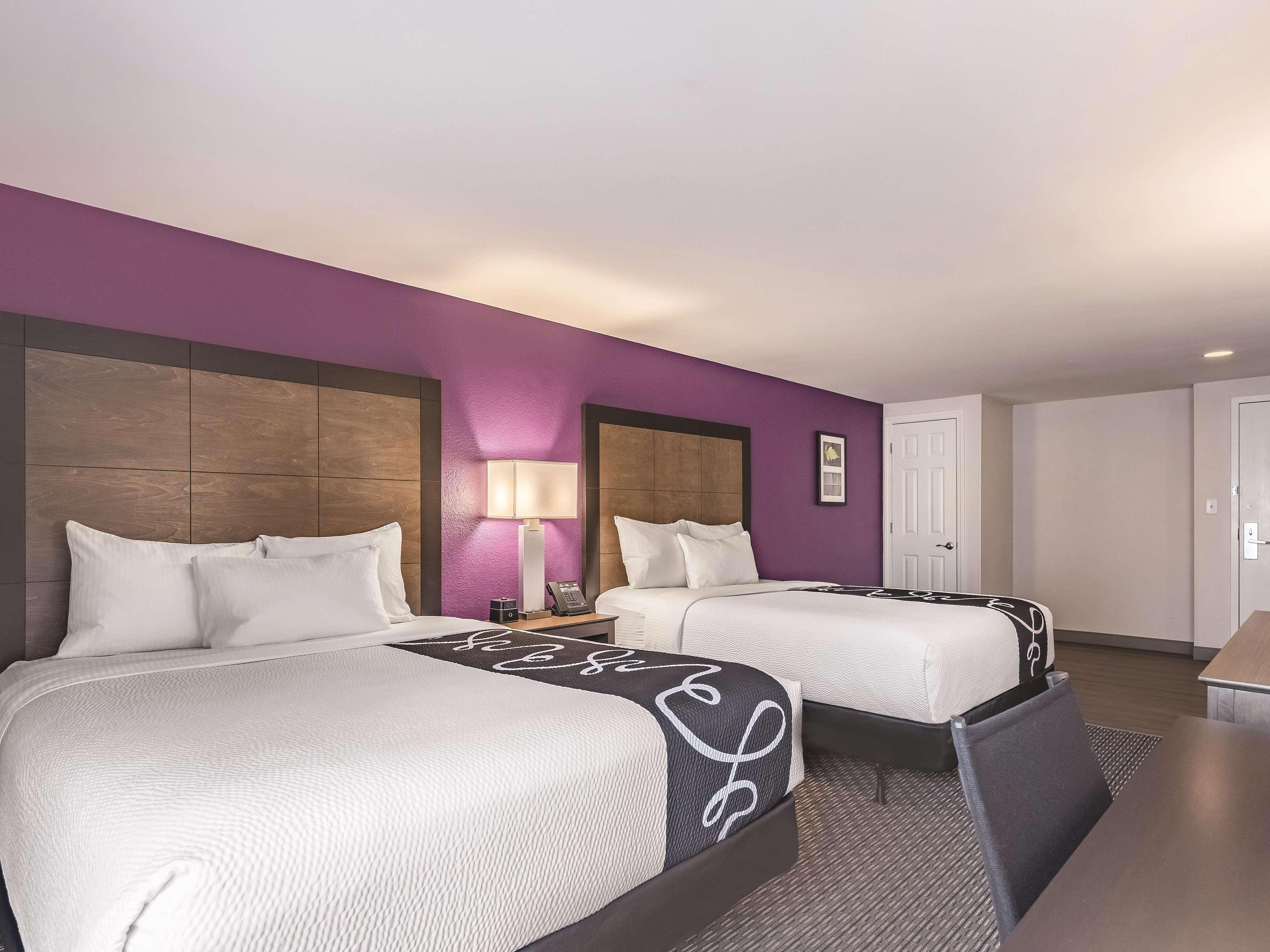 Отель La Quinta By Wyndham Salem Nh Экстерьер фото