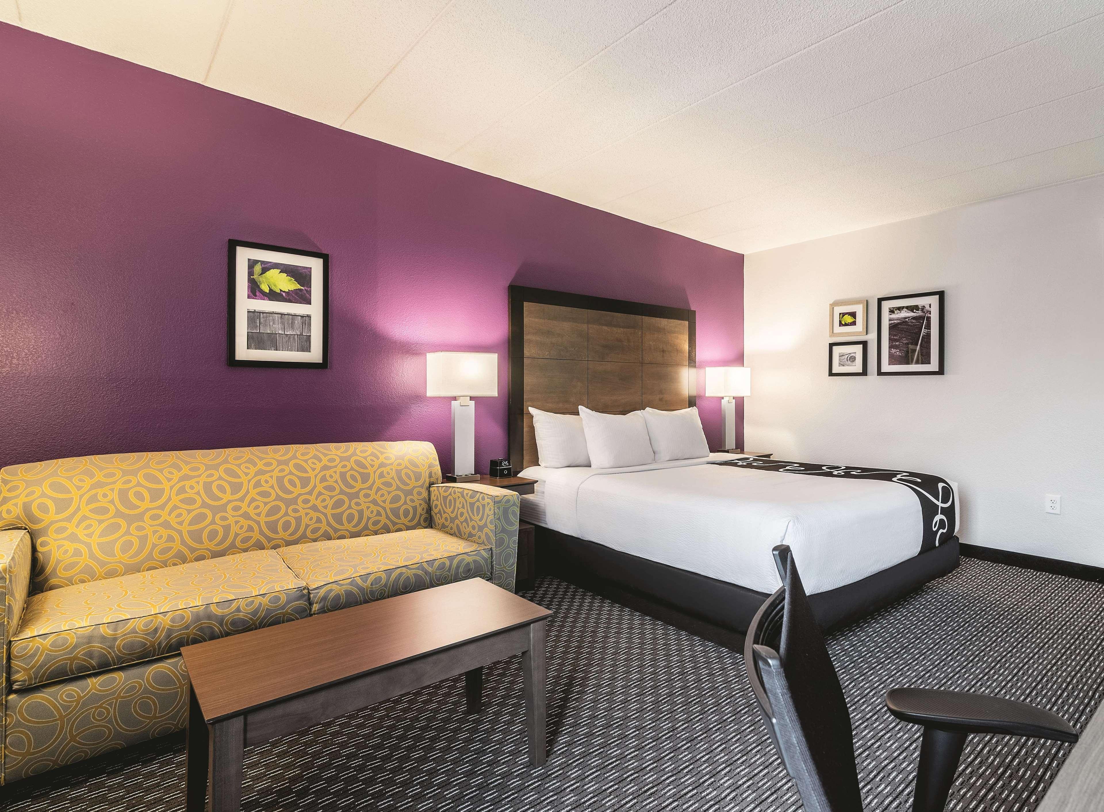 Отель La Quinta By Wyndham Salem Nh Экстерьер фото