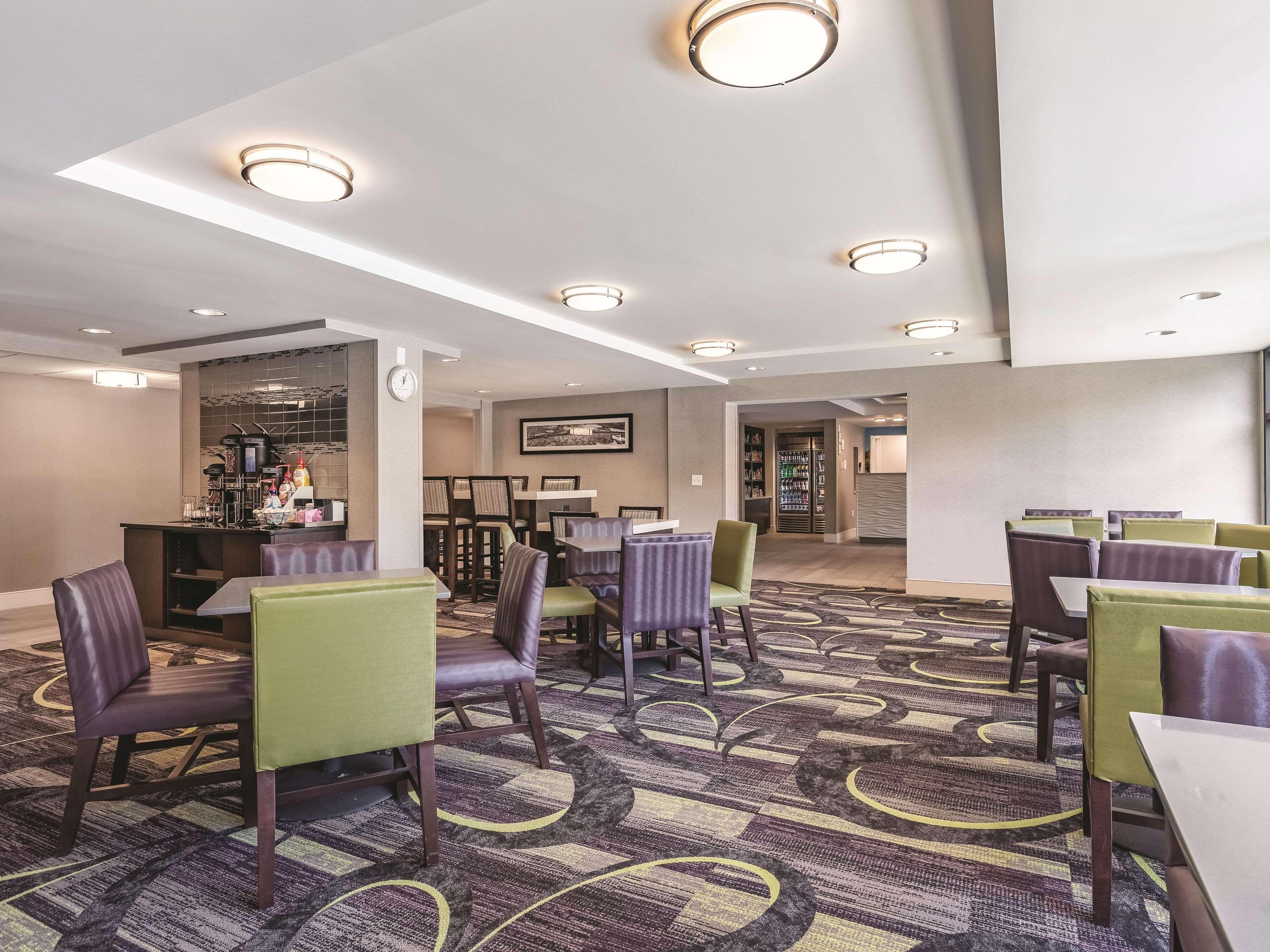 Отель La Quinta By Wyndham Salem Nh Экстерьер фото
