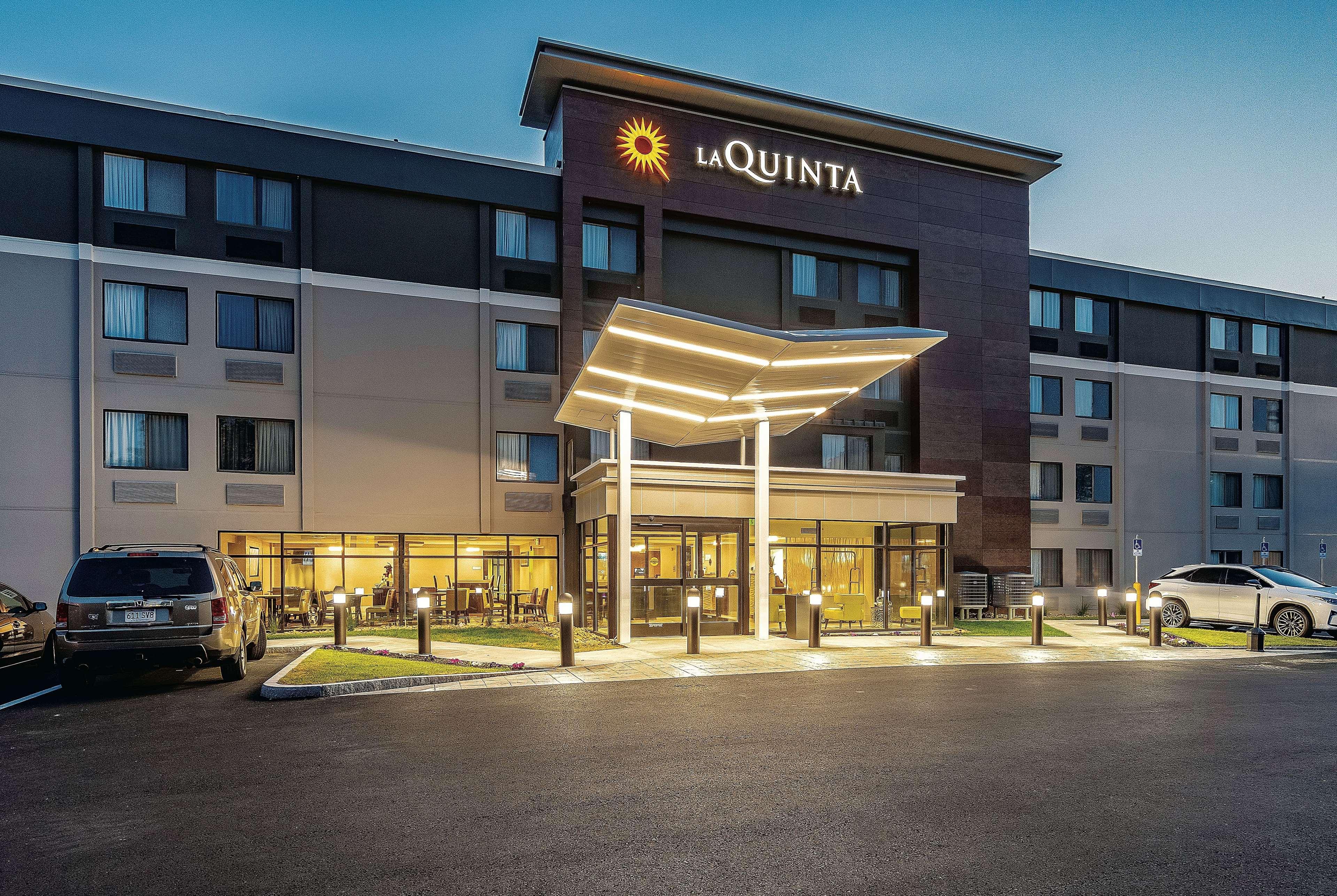 Отель La Quinta By Wyndham Salem Nh Экстерьер фото