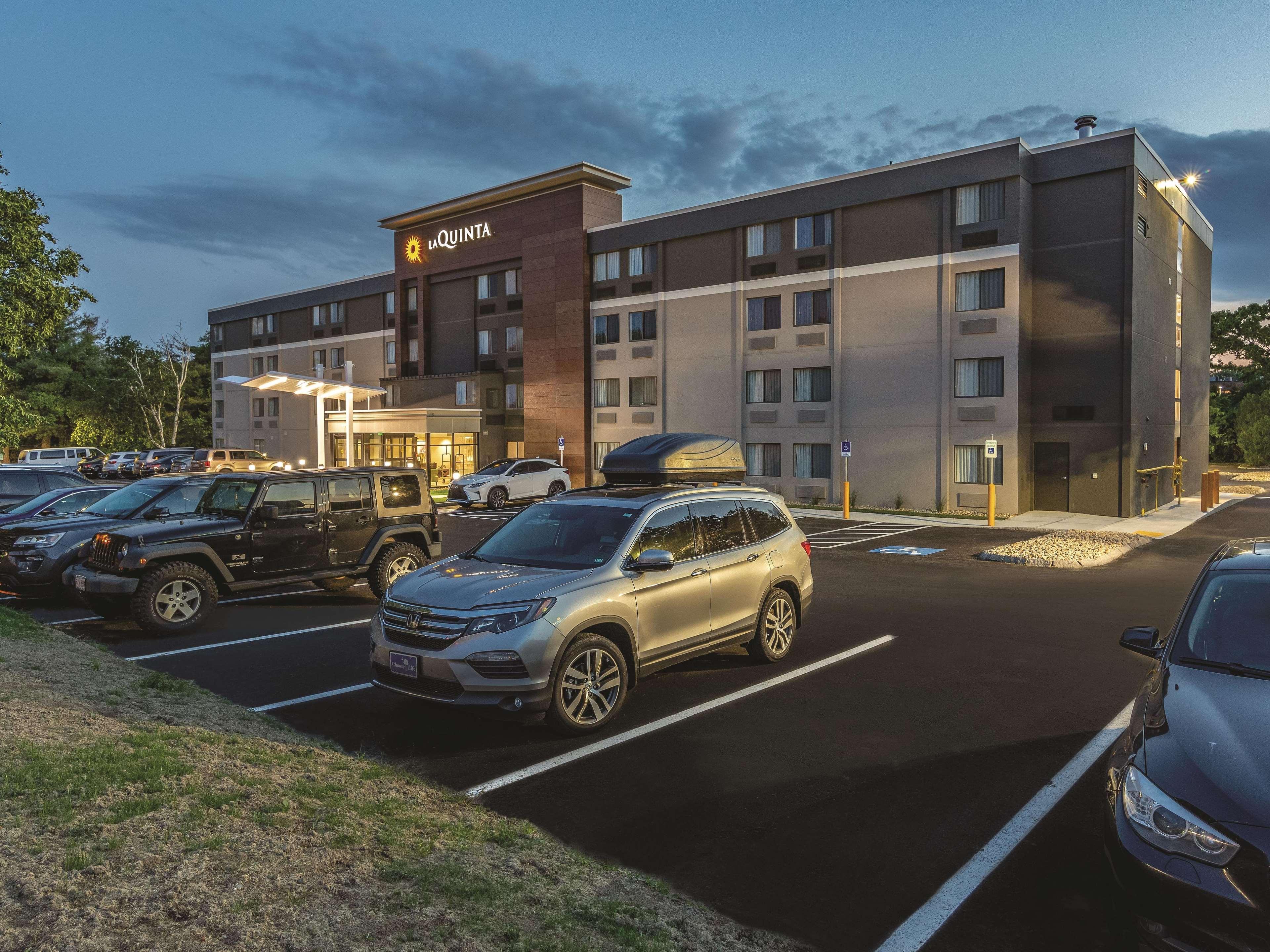 Отель La Quinta By Wyndham Salem Nh Экстерьер фото